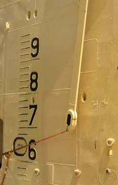 loading marks on barge